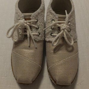 Toms Bota Tie-On Booties